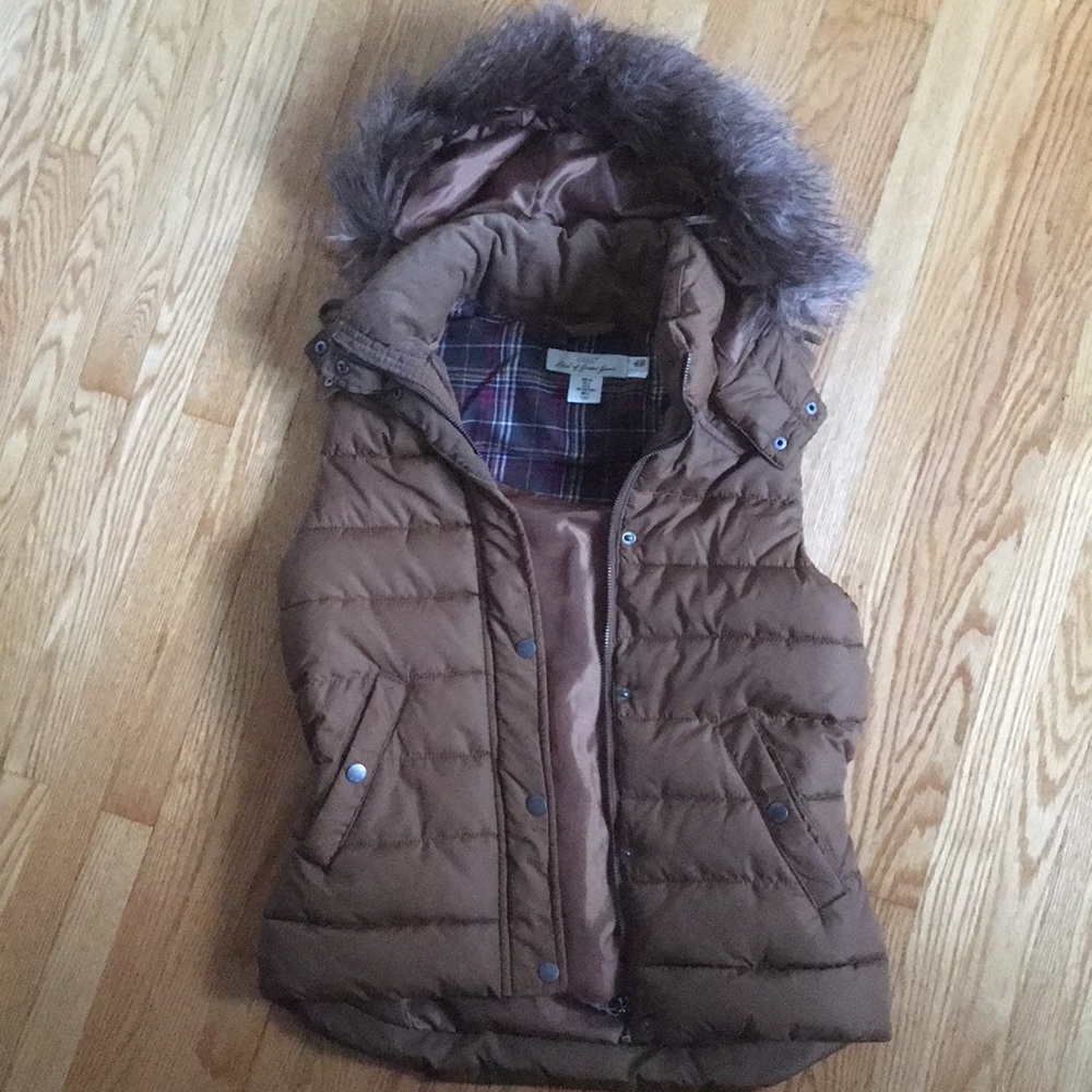 Sleeveless Puffer Jacket